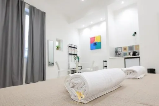 פלרמו Valguarnera Suites & Apartments לינה וארוחת בוקר