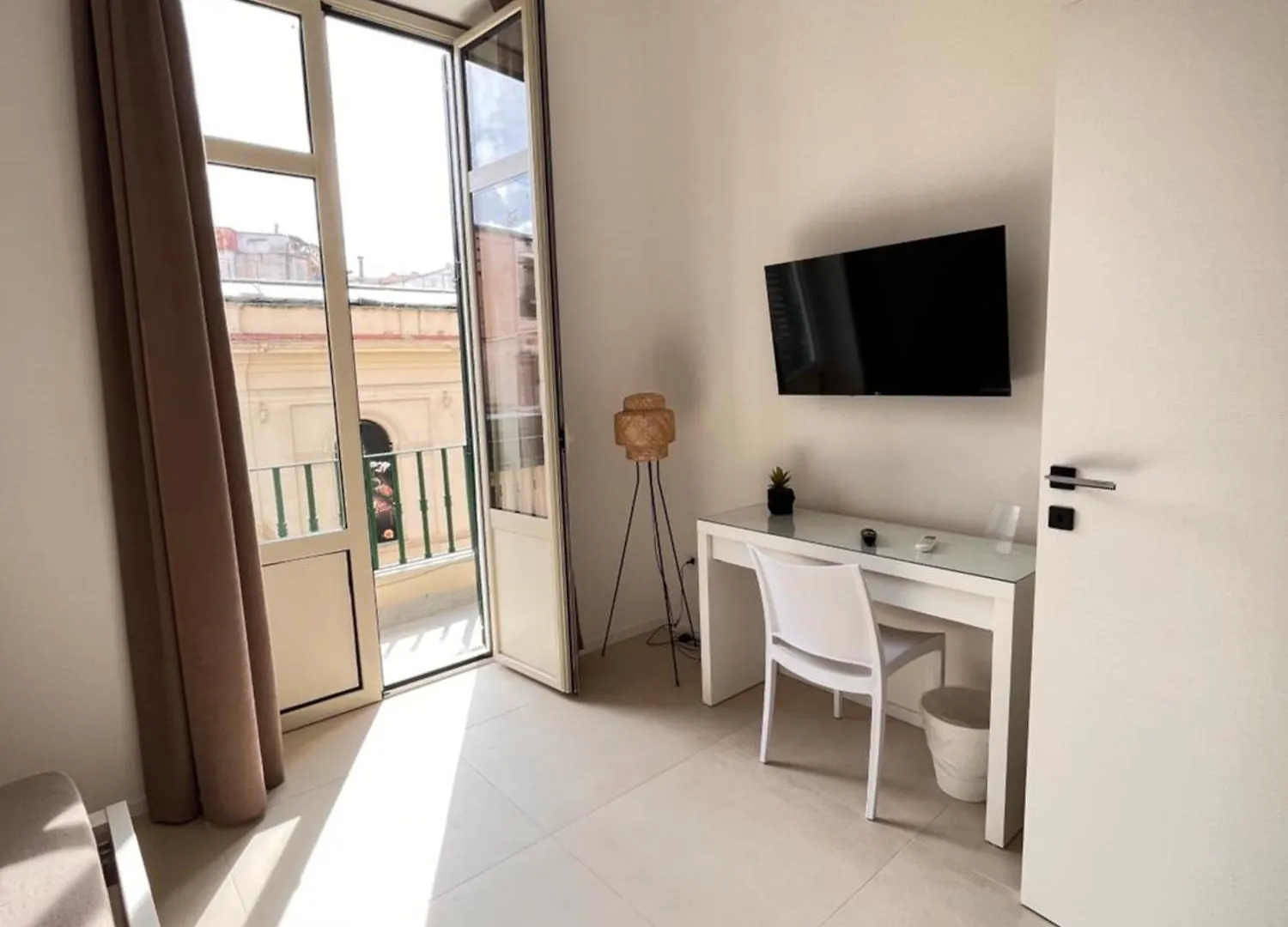 לינה וארוחת בוקר פלרמו Valguarnera Suites & Apartments